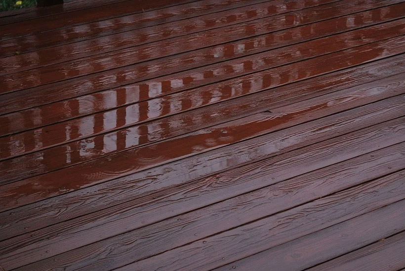 how to choose your decking material